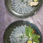 瀬戸内味覚処 芸州 本店 - ふぐ刺し2人前
