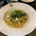 梟書茶房 - エビとアボカドのジェノベーゼ