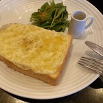 梟書茶房 - チーズトースト