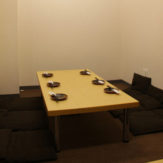 Private rooms can accommodate 8 to 12 people.