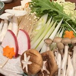 ヒル薬膳粥・ヨル貝料理カイノクチ - 鍋の野菜
