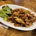 呑み食い処 わら家 - 主人は生姜焼き。これも生姜が効いてて美味しかったです！