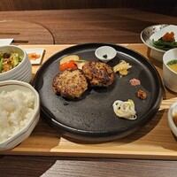 川端志史 - 