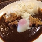 Nakai - 名物！鳥唐揚げカレー蘭王玉子の温泉玉子トッピング
                        
                        適度な辛さのルーにジューシーな唐揚げに濃厚温玉はめっちゃ旨し！
                        
                        