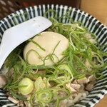江ちゃんラーメン - 味玉…割る前！