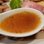 燃えよ麺助 - スープ