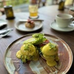 MADS LANGE - エッグベネディクト