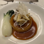 梨杏 - 大根の肉詰めと鮑の葱生姜風味蒸し 鎮江産黒酢ソース