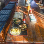 ヨコクラうどん - 旧家側の飲食スペース