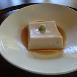  先付：胡麻とうふ
