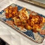 もみだれ焼肉 獅子楼 - キムチ3種盛り