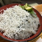 山武水産 - 2色しらす丼　950円