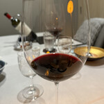 ステーキ 西洋料理 寛 - オススメワイン赤を特製ワイングラスで頂く。