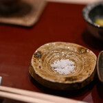 鮨 おとわ - 《宇留麻廼久尓（うるまのくに）》の"海鹽（うみじほ）"