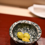 鮨 おとわ - "鴨脚子（ぎんなん）"