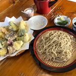 やまびこ - ざるそば1000円+野菜の天ぷらハーフ700円=1700円