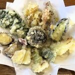 やまびこ - 野菜の天ぷらハーフ700円