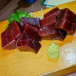 大衆酒場 まるちゃん - 本マグロぶつ切　540円