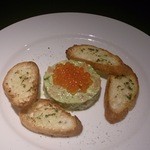  ガーリックトースト＆アボカドとサーモンディップ、かに身とイクラのせ