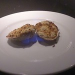 キュイジーヌ ハセガワ -  青い炎に包まれた大アサリ♪