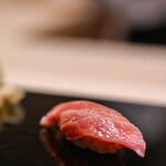 鮨 おとわ - "鮪（しび）"、《大肥肉（はらがはのあぶらみ）》