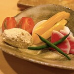銀座 つかさ - ・野菜のバーニャカウダ風
       ~生クリーム/味噌/オリーブオイル~