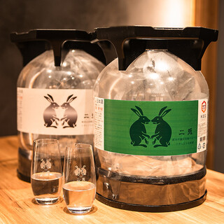 サーバーから注ぐ新鮮な日本酒が自慢！クラフトビールもご提供◎
