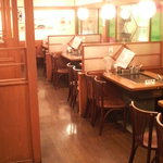 お好み焼 どんどん - 明るくて入りやすいお店です