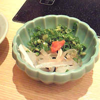とらふぐ亭 池袋東口店 - 皮刺し（ふぐの皮のポン酢和え）。