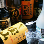 zensekikoshitsuizakayawakanodaidokoro - さまざまな焼酎　日本酒も取り揃えています♪