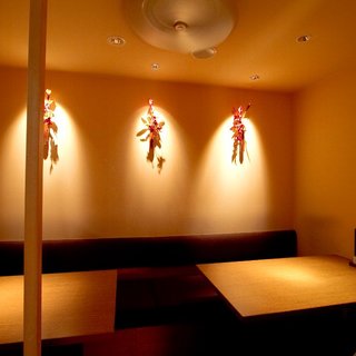 最大８名様でご利用いただけるテーブル半個室