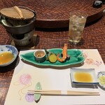 日本料理てら岡 - 前菜５種　左に見えるのが虎ふぐちり鍋