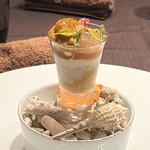 sincere - 雲丹とズワイ蟹
      伊勢海老の小さなカクテル