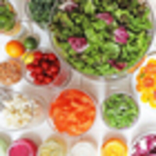 更に野菜いっぱいの平日サラダブッフェ¥1,738～！