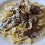 BiOsteria Komakine - 黒トリュフ香るクリームソースのフェットチーネ(アップ)