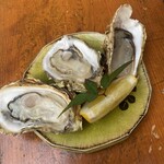 スギムラ水産 - 別注文の生ガキ 1個￥150-