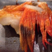 鮨 おかだ 中目黒本店 - 色は綺麗な焼き目だった。
