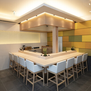 カウンター席（2名様以下のご予約の際にご案内いたします）