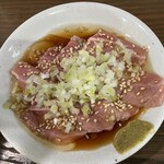 もつ焼 かど - かしら刺身○