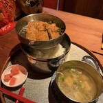梁家 小酒館 - ご飯と分けてくれています