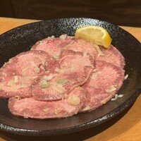 ホルモン焼肉 富や 栄店 - 