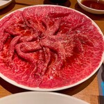 炭火焼肉ホルモン まるは - 