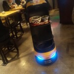 やぶき - ラーメンをロボットが運ぶ