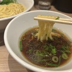 支那蕎麦 澤田 - つけ汁に浸けてもとろっと艶っと