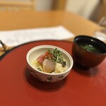 日本料理 隨縁亭 - 海鮮小丼はホントに小さい。多分ご飯茶碗一杯分もないかも。ご飯しっかり食べたい派（笑）なので、物足りなかった。