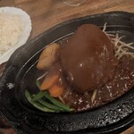 ハンバーグアンドステーキ ハンバーグマニア - ジュウジュウのしずるが食欲を煽ります。