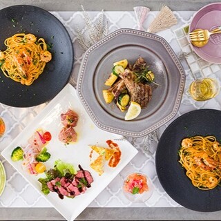 目にも鮮やかなイタリアン、旬菜や黒毛和牛など素材にもこだわる