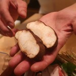 日本料理 吟 - 天恵菇のプレゼンテーション