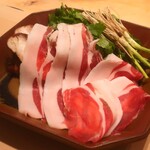 日本料理 吟 - 能登産メス猪のプレゼンテーション