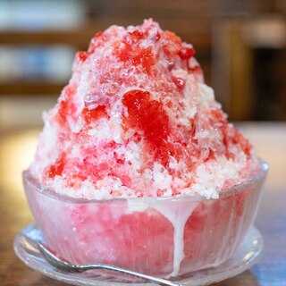 天山の湯　だいにんぐ - 料理写真:2024.12 デラックスイチゴミルクかき氷（550円）